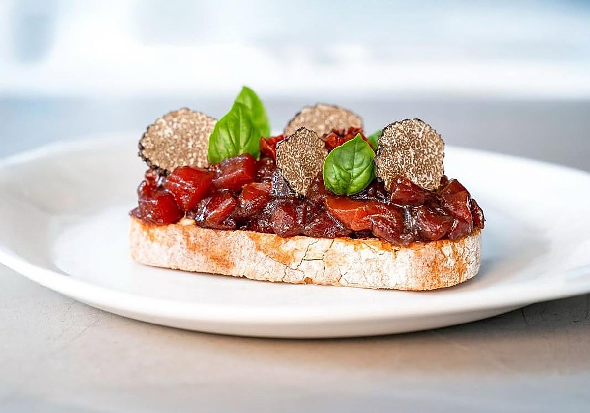 Tosta de atún y trufa del restaurante El Campero