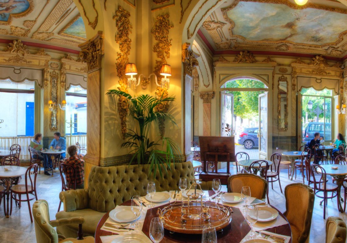 El Restaurante Café Royalty, uno de los mejores sitios para empezar el día desayunando en Cádiz