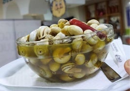 El bar de Cádiz experto en caracoles deja claro cuál es el mejor momento para comerlos: «De aquí hasta San Juan...»