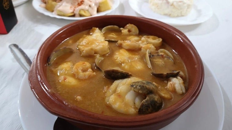 Uno de los guisos que proponen en La Espuela II de Sanlúcar de Barrameda, Cádiz