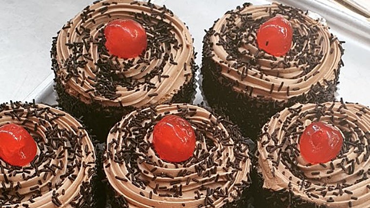 Turquesas de chocolate en Confitería El Pópulo