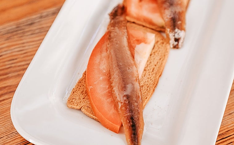 Imagen principal - Nueva taberna La Barbería en Cádiz