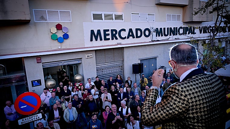 Uno de los momentos de la inauguración del nuevo mercado gastronómico de la capital gaditana