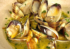 Sabores para una tarde de zambomba en San Roque: cinco paradas para tapear o cenar