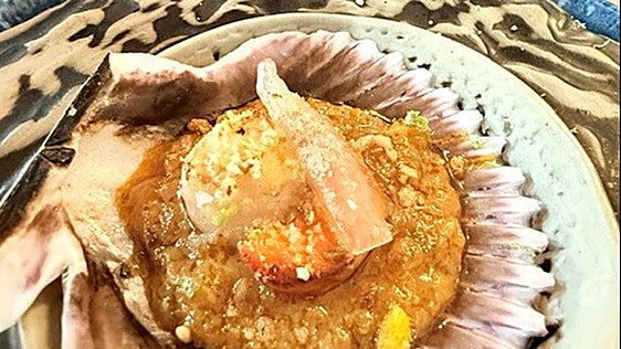 Crítica del restaurante La Brasa Tierra y Mar: «Conil contando con muchos acentos»