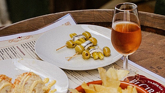 El Cirio abre en Cádiz con la ilusión de recuperar el espíritu de las tabernas de toda la vida