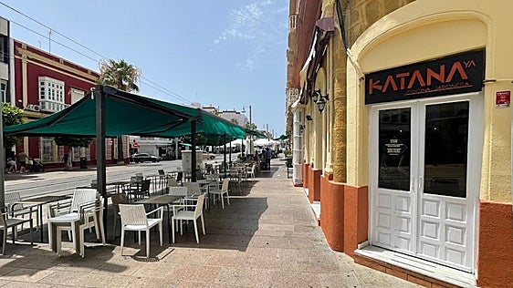 Katana Ya se muda a la calle Real de San Fernando con su sushi, atún rojo y cervezas japonesas