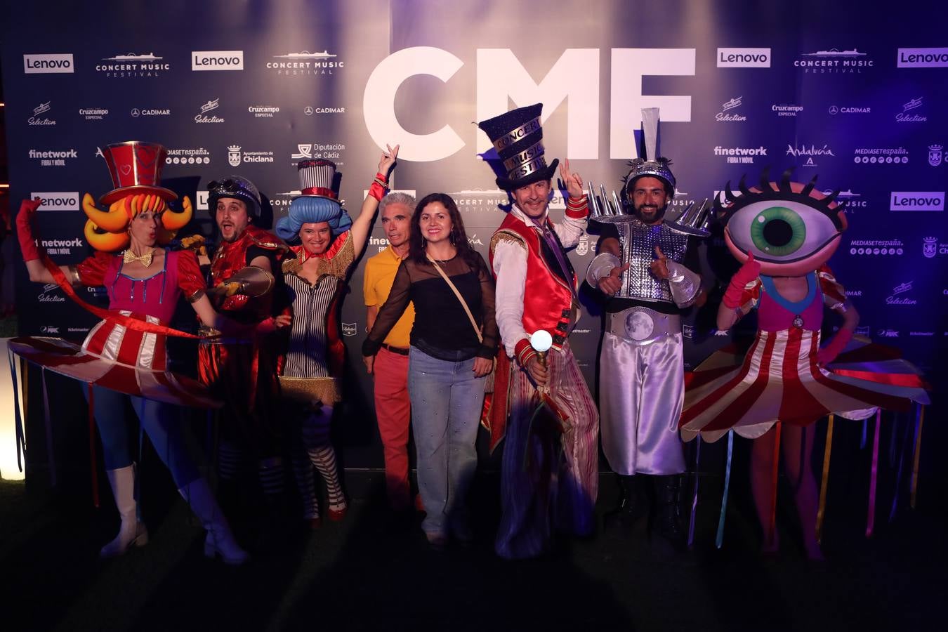 Búscate en el concierto de Save the Queen en Chiclana