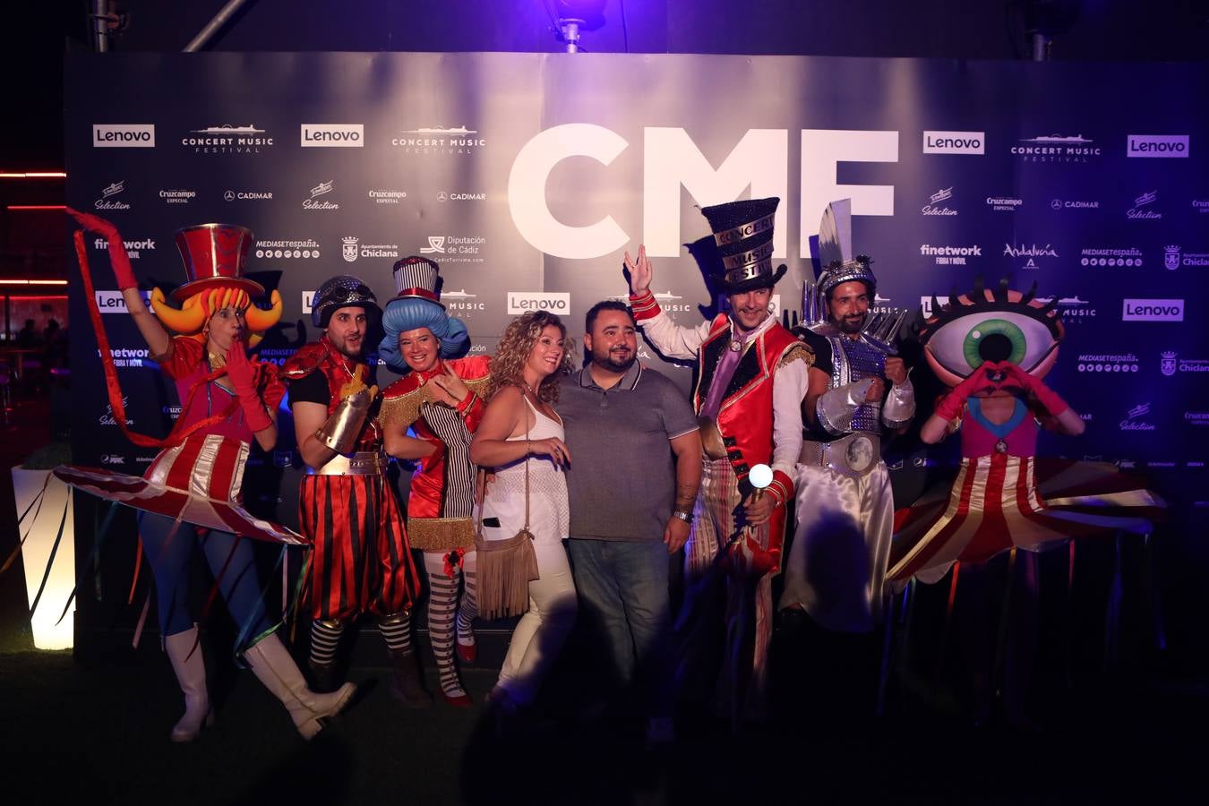 Búscate en el concierto de Save the Queen en Chiclana