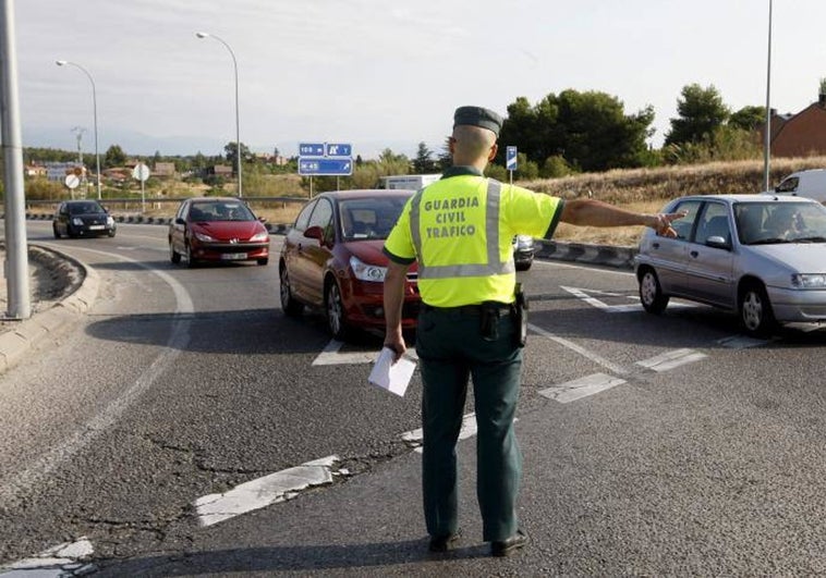 La DGT avisa: ya no se podrá rebajar al 50% las multas en el pronto pago si se cometen estos cuatro casos