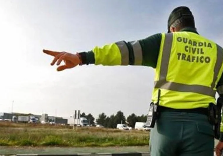 La Guardia Civil investiga al conductor de una moto que circulaba a 219 kilómetros hora por la autopista Sevilla- Cádiz