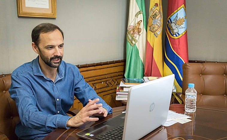 Víctor Mora reestructura el equipo de gobierno en Sanlúcar tras la ruptura con Ciudadanos
