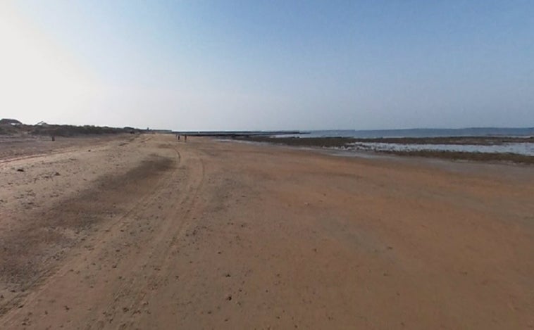 Muere un hombre  en la Playa del Camarón de Chipiona