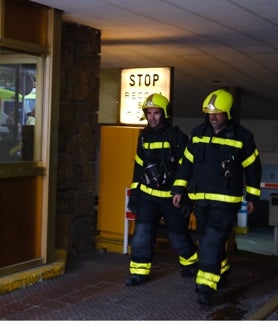 Imagen secundaria 2 - Imágenes de la actuación de Bomberos