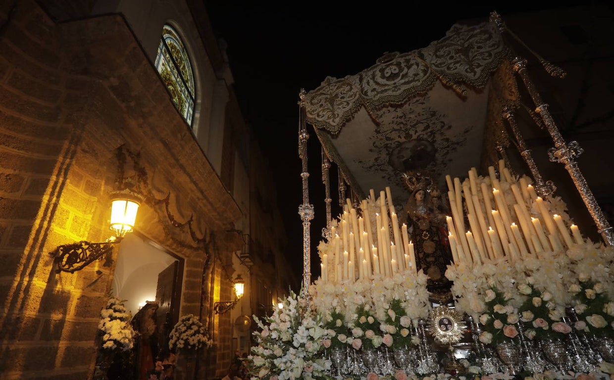 Momento histórico en el que se encontraron la Virgen de Las Penas y la Virgen del Carmen