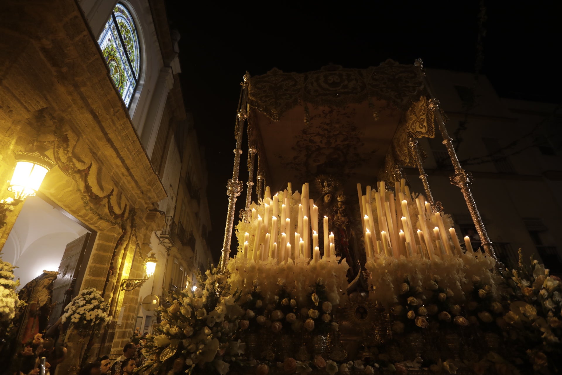 En imágenes: Así ha sido el reencuentro de la Virgen del Carmen con los gaditanos