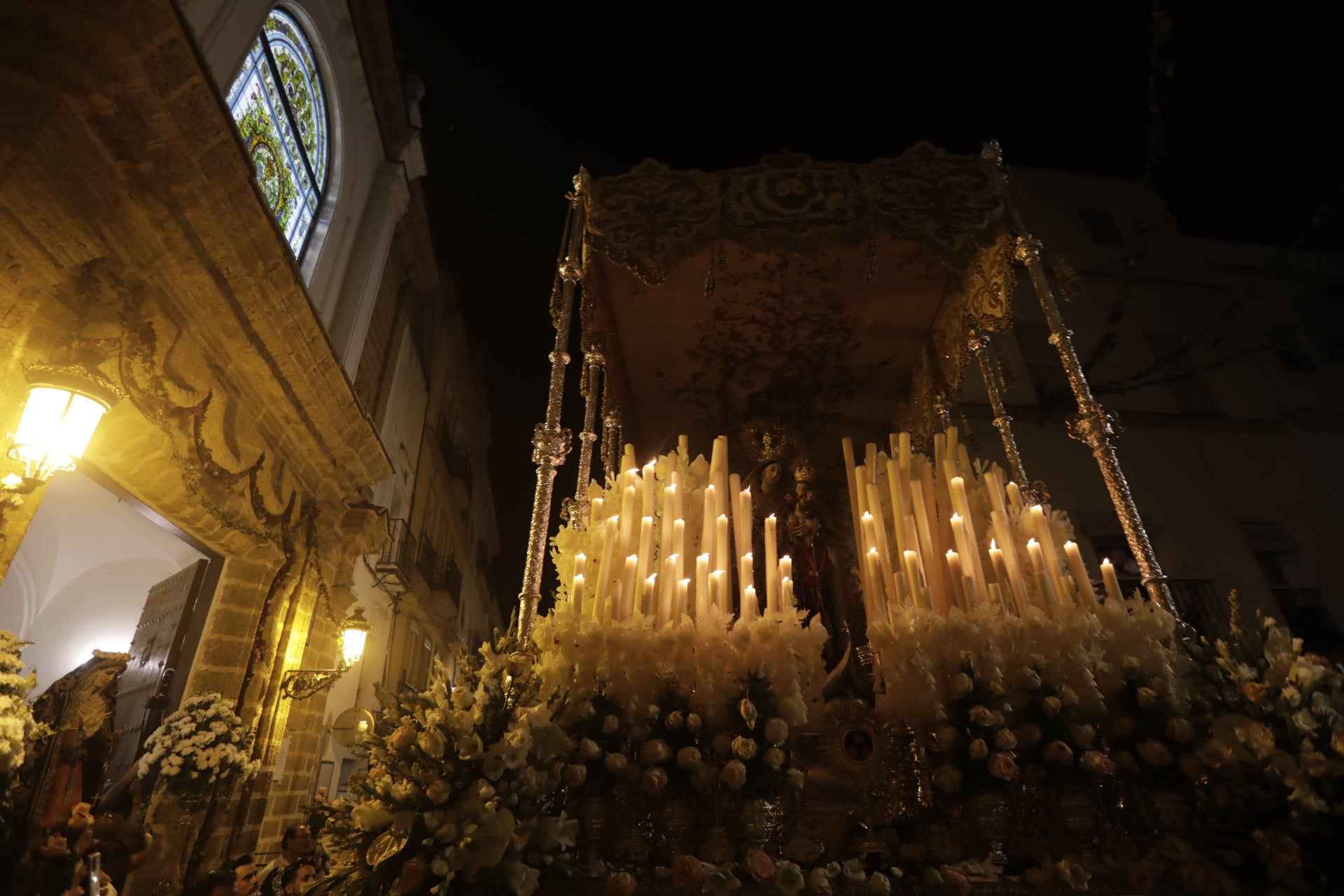 En imágenes: Así ha sido el reencuentro de la Virgen del Carmen con los gaditanos