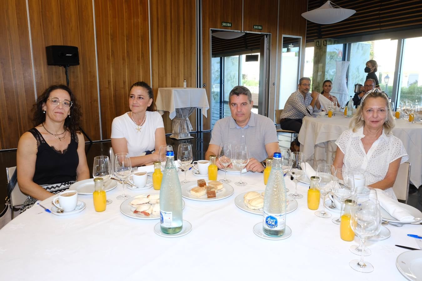 Fotos: Ambiente en la Mirada Económica de ABC y La Voz con Marta Crespo