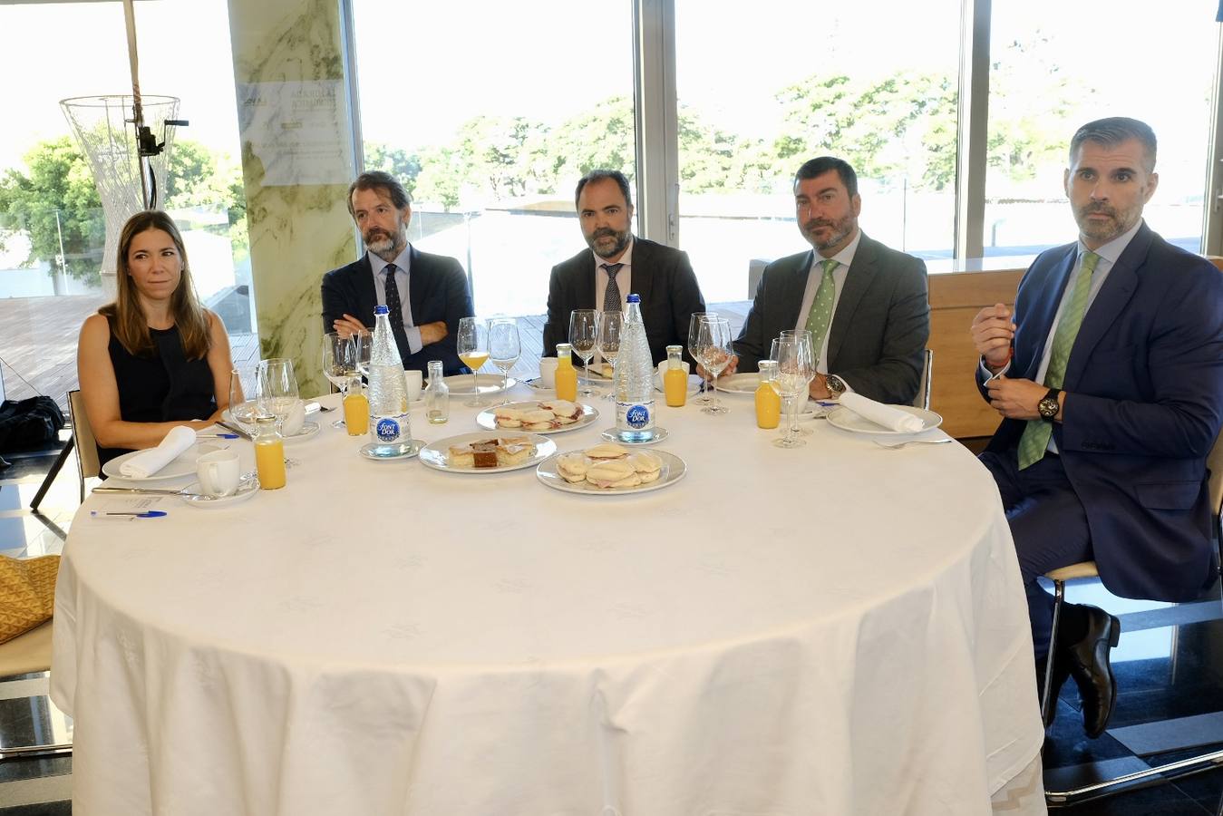 Fotos: Ambiente en la Mirada Económica de ABC y La Voz con Marta Crespo