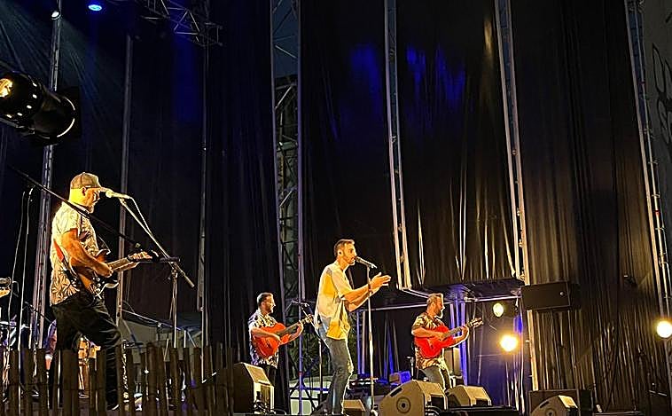 Raúle y su limbo enamoran San Fernando en el Bahía Sound