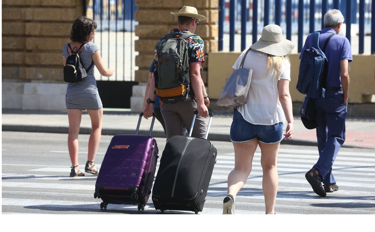 Cádiz registra casi tres millones de pernoctaciones en la primera mitad del año