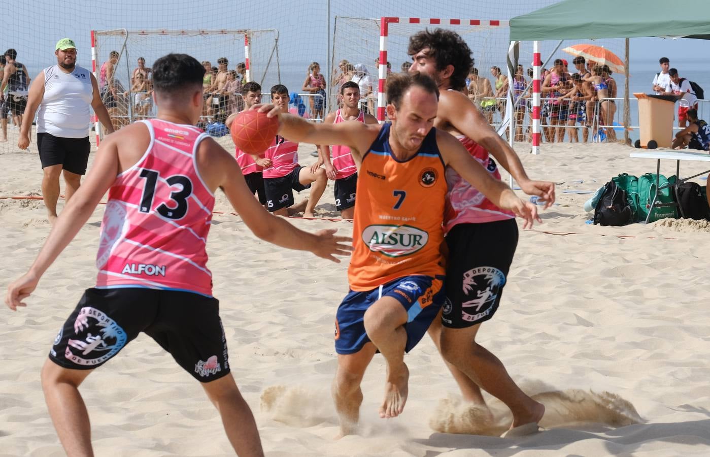 Cádiz acoge el Campeonato de Andalucía de Balonmano Playa