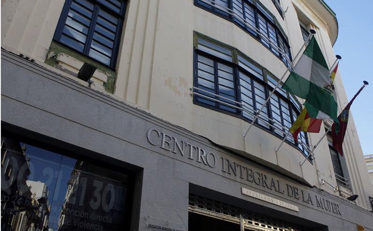 La Fundación Municipal de la Mujer está en la plaza del Palillero.