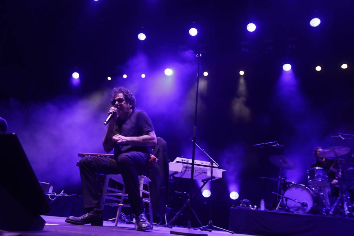 Fotos: El rock de Andrés Calamaro se muestra eterno en Chiclana