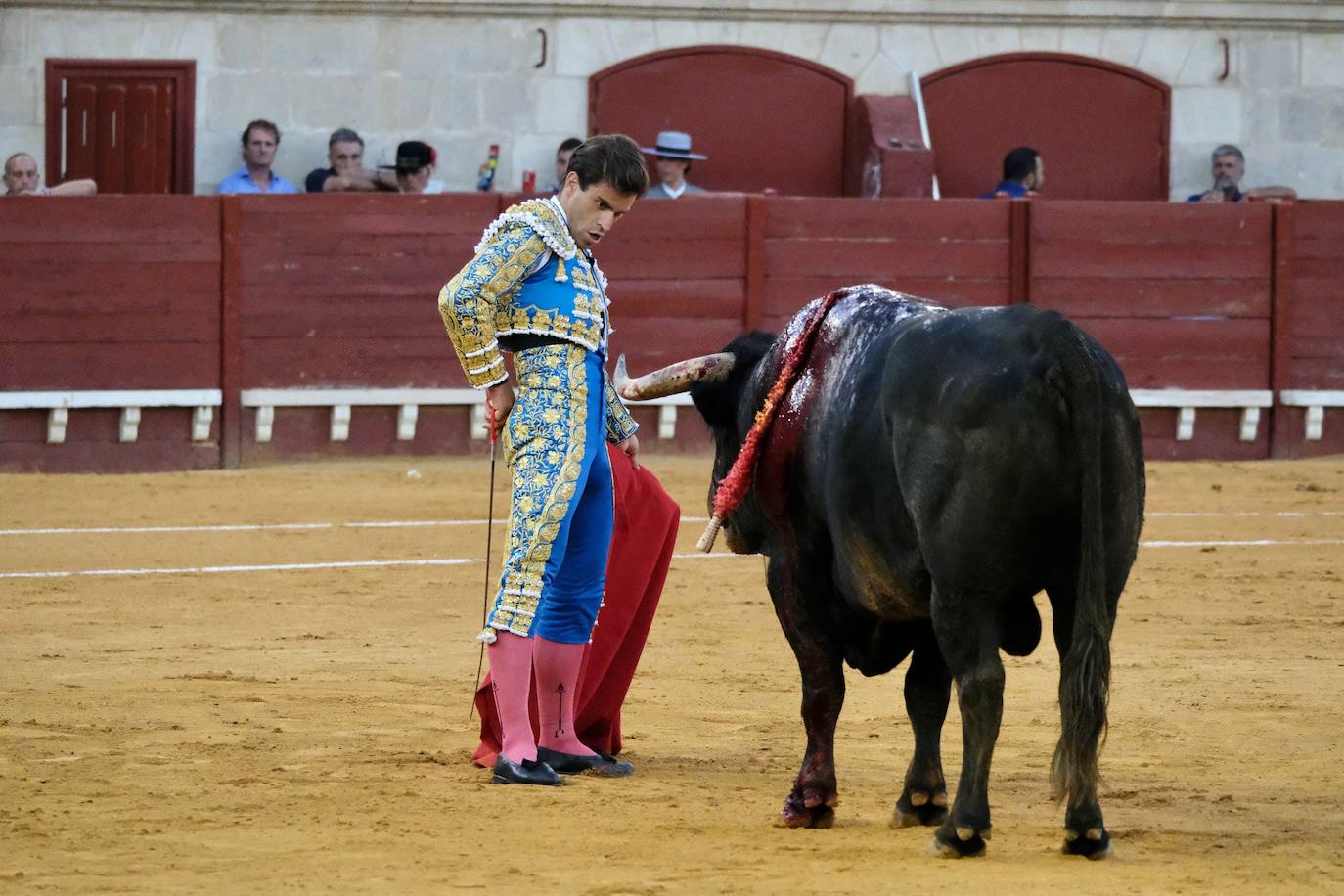 Escribano y Morilla triunfan en la interesante corrida torista de El Puerto