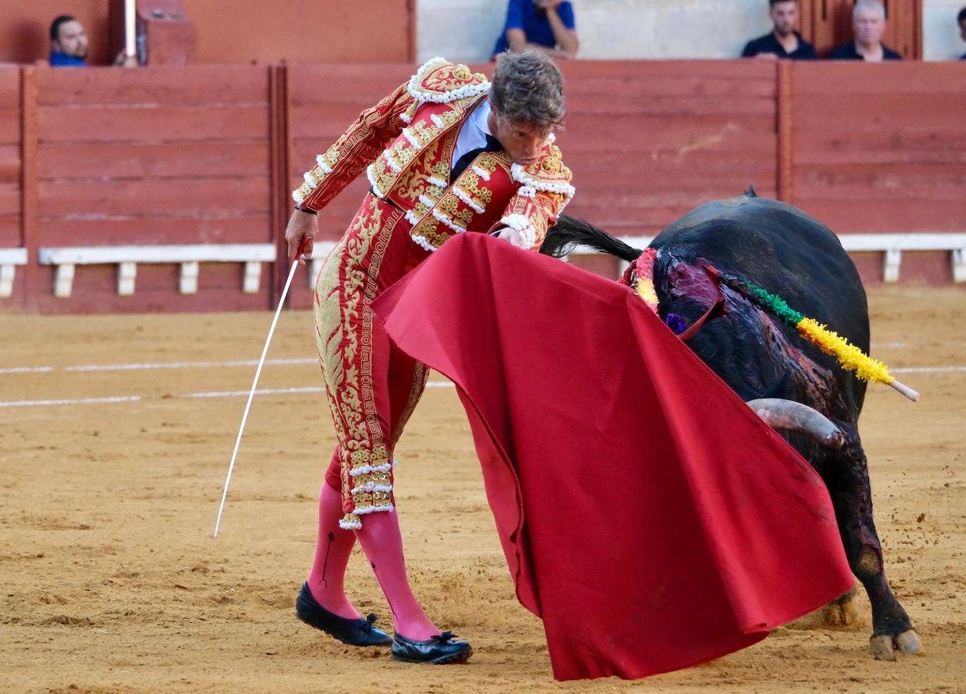 Escribano y Morilla triunfan en la interesante corrida torista de El Puerto