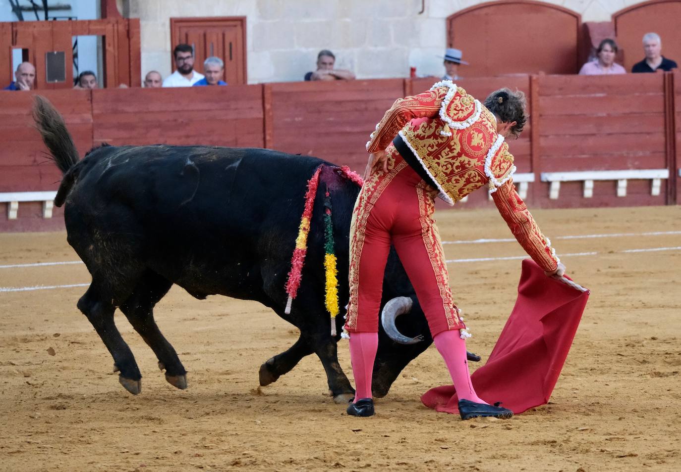 Escribano y Morilla triunfan en la interesante corrida torista de El Puerto