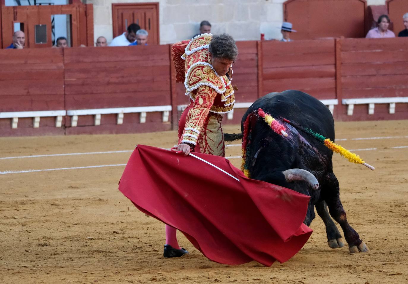 Escribano y Morilla triunfan en la interesante corrida torista de El Puerto