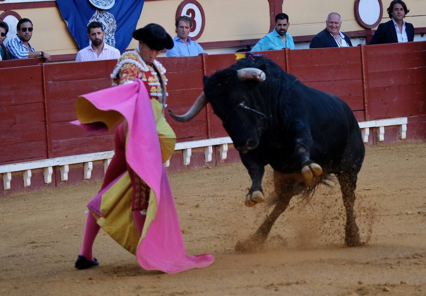 Escribano y Morilla triunfan en la interesante corrida torista de El Puerto