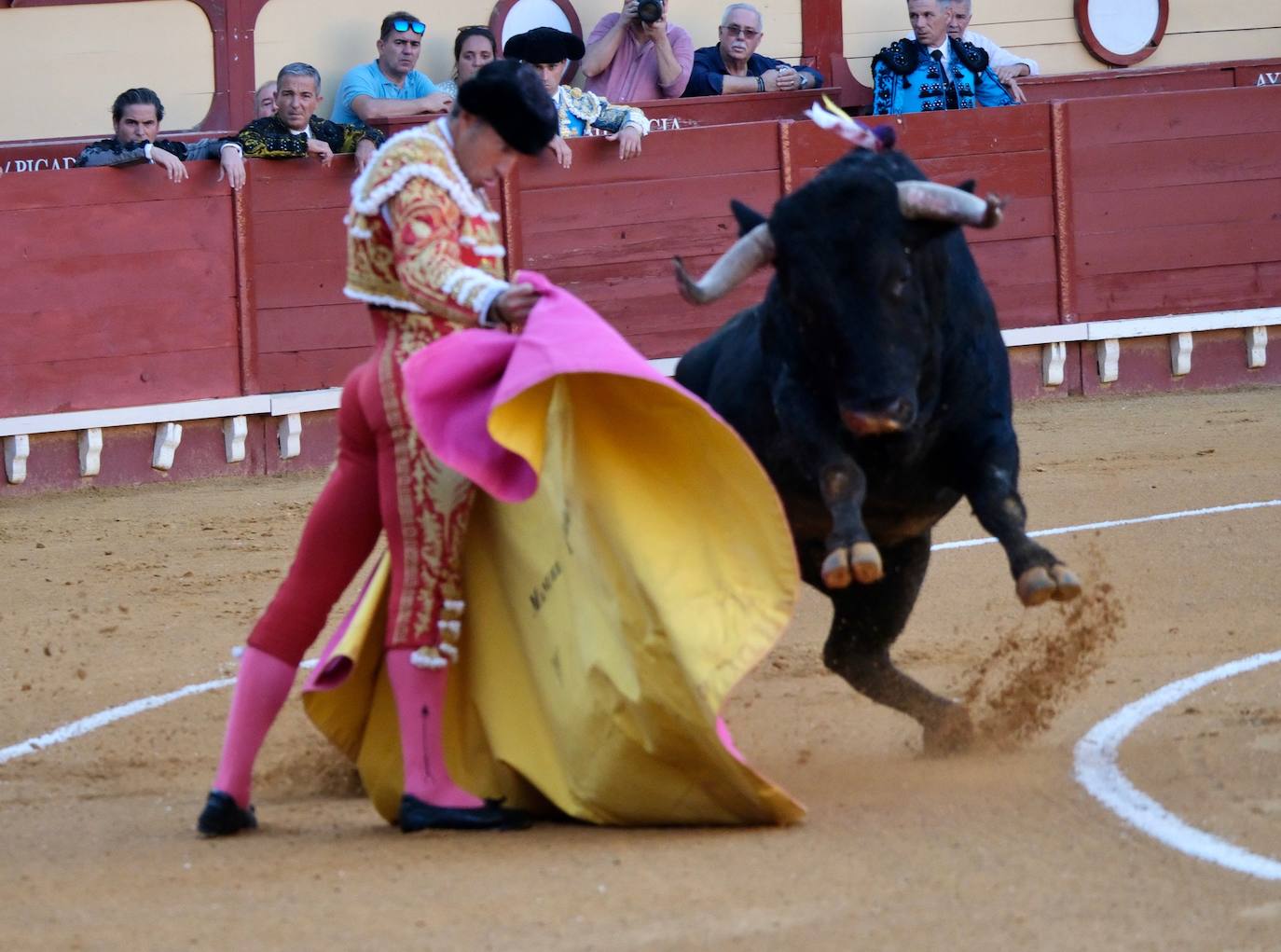 Escribano y Morilla triunfan en la interesante corrida torista de El Puerto
