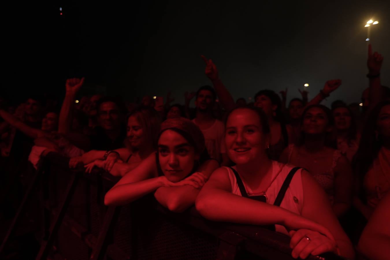 Búscate en la galería de imágenes del concierto de Izal en Cádiz