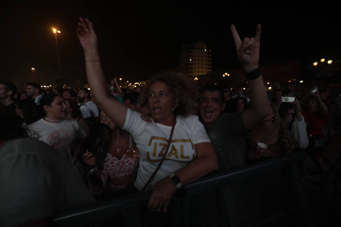 Búscate en la galería de imágenes del concierto de Izal en Cádiz