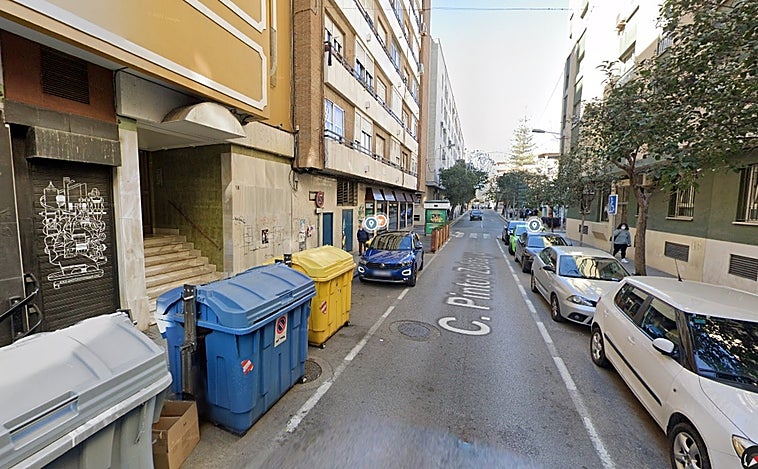 Desalojado un bloque en Cádiz por el incendio  provocado por un vecino ebrio que acabó detenido