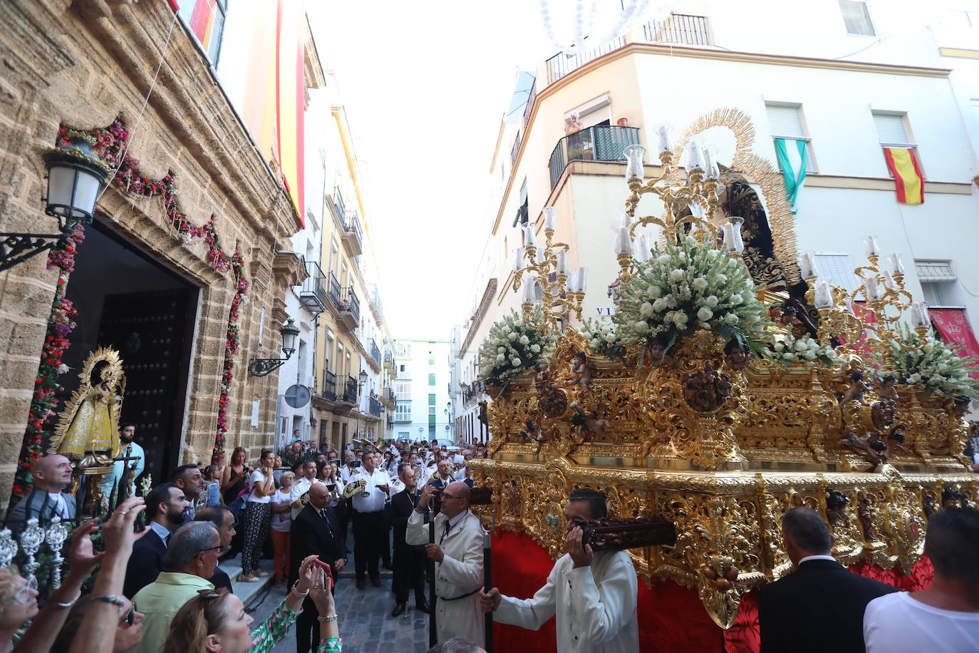 Las imágenes del traslado de la Dolorosa de la archicofradía de la Palma al santuario de la Patrona