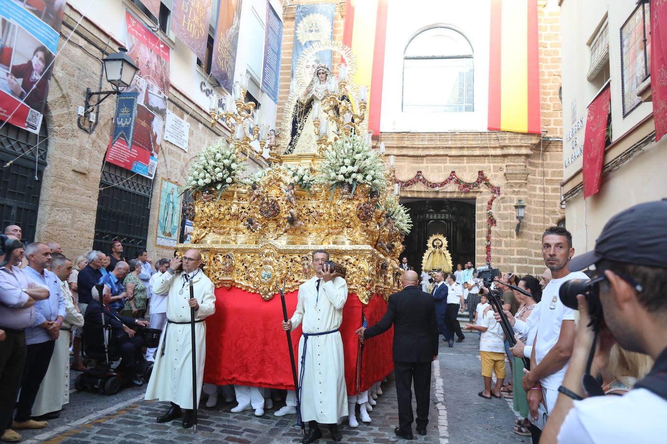 Las imágenes del traslado de la Dolorosa de la archicofradía de la Palma al santuario de la Patrona