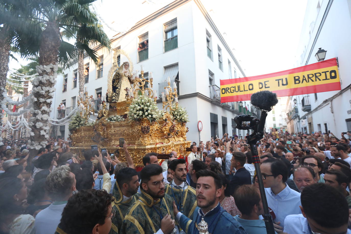 Las imágenes del traslado de la Dolorosa de la archicofradía de la Palma al santuario de la Patrona