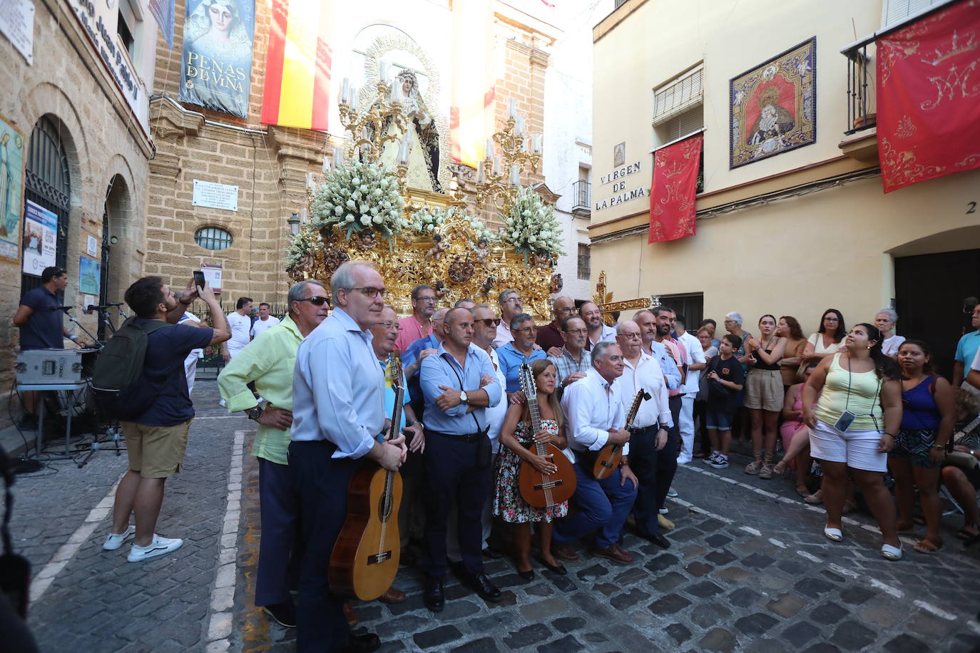 Las imágenes del traslado de la Dolorosa de la archicofradía de la Palma al santuario de la Patrona