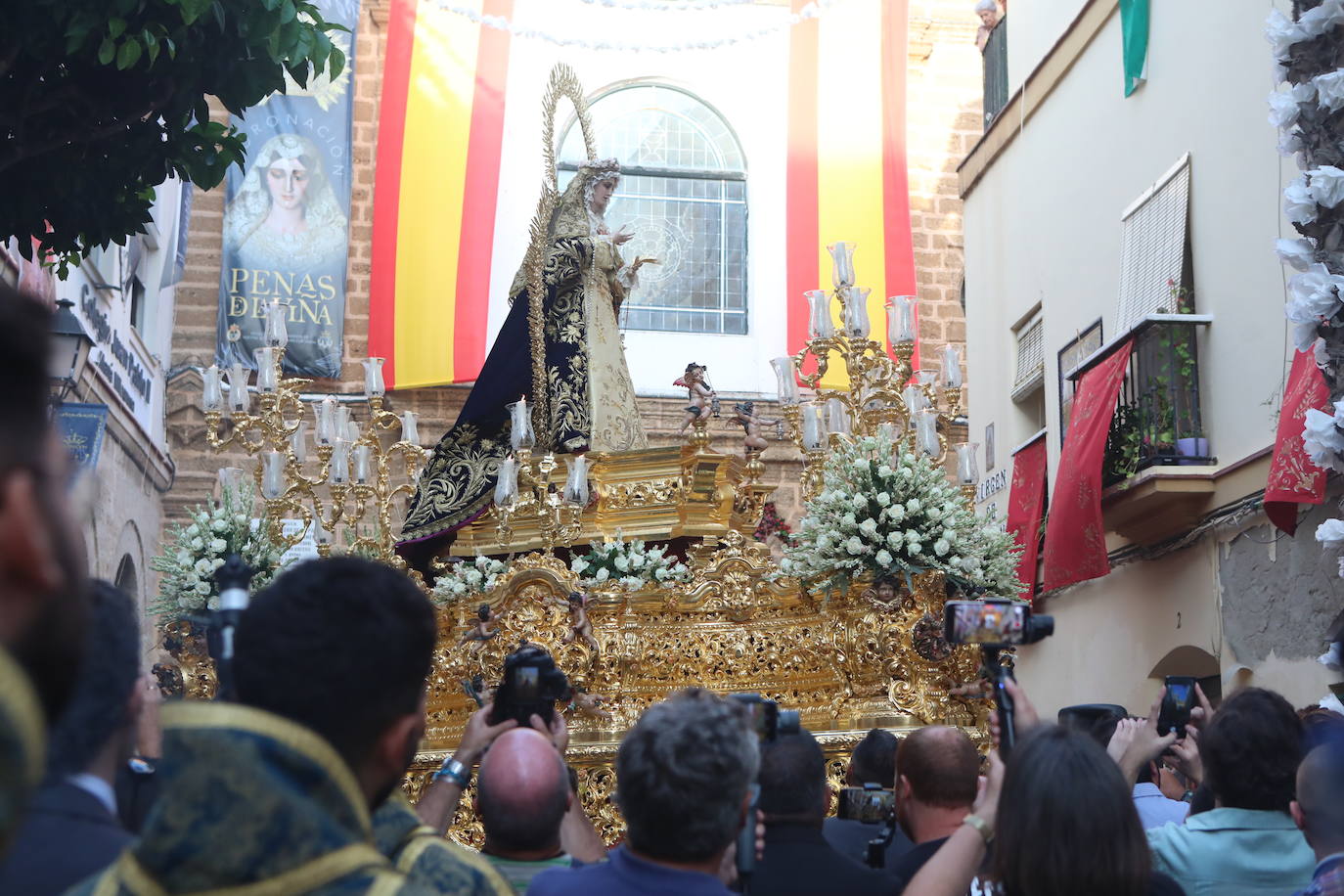 Las imágenes del traslado de la Dolorosa de la archicofradía de la Palma al santuario de la Patrona