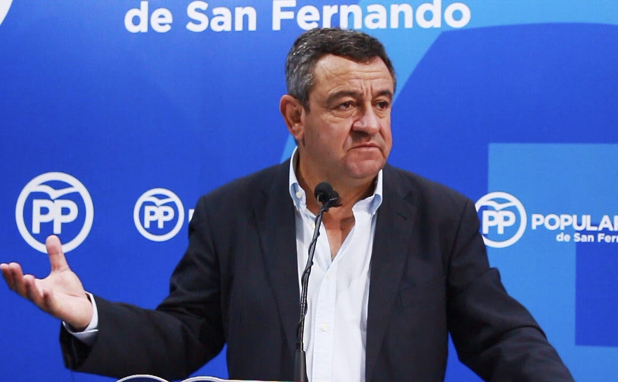 José Loaiza durante una rueda de prensa en la sede del PP de San Fernando