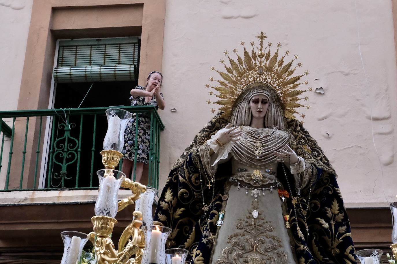 La Virgen de las Penas, en el barrio de Santa María antes de ir a Catedral para su coronación