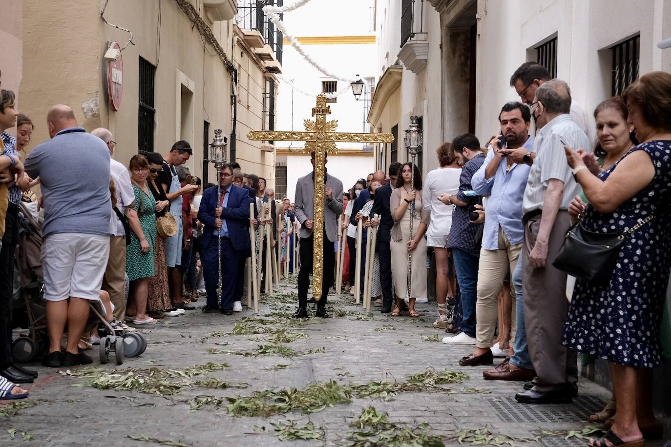 La Virgen de las Penas, en el barrio de Santa María antes de ir a Catedral para su coronación