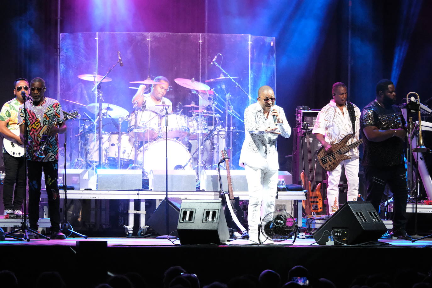 En imágenes: Jerez baila funky al ritmo de Kool&amp;The Gang