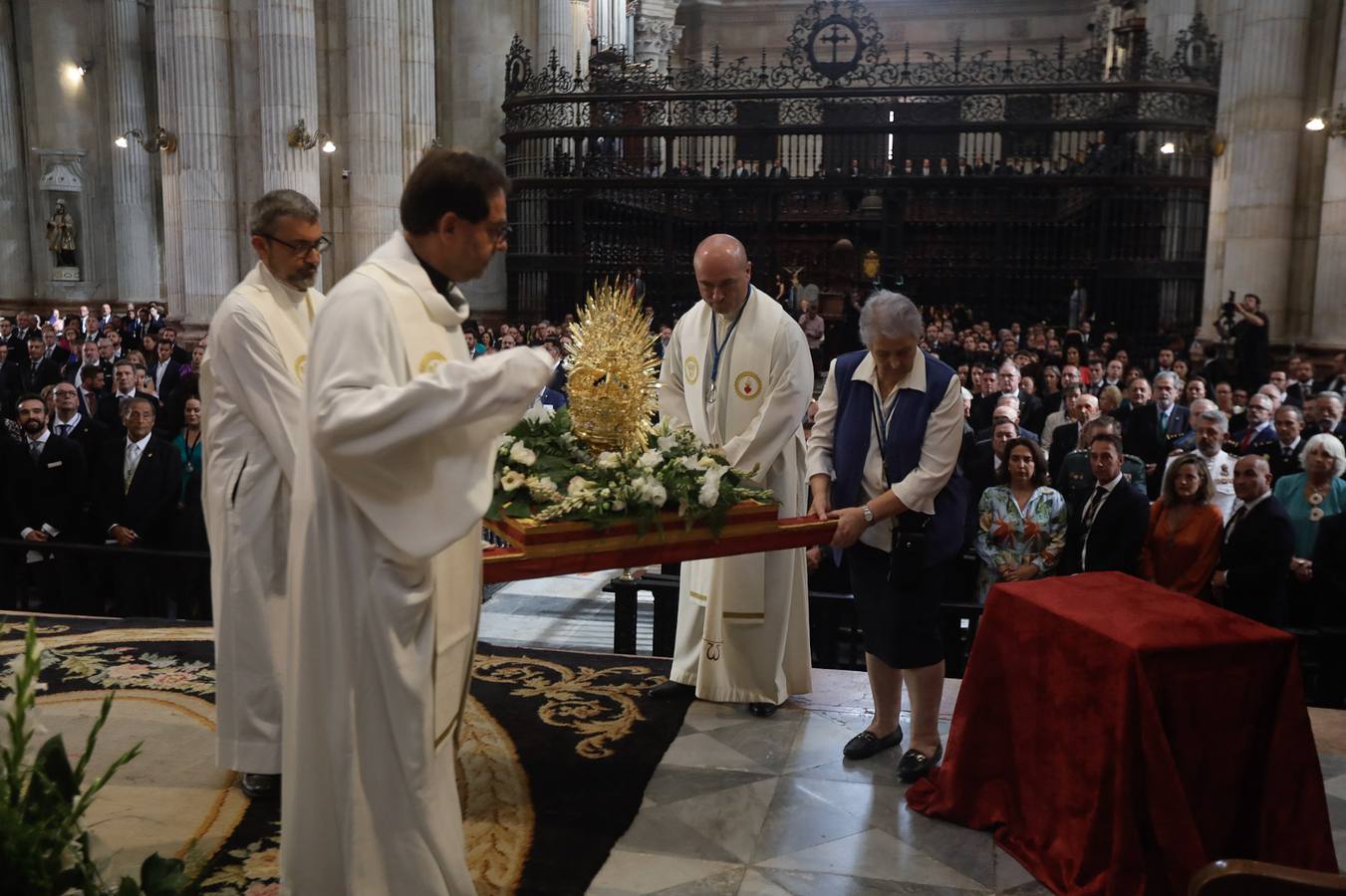 Coronación de la Virgen de las Penas en la Catedral