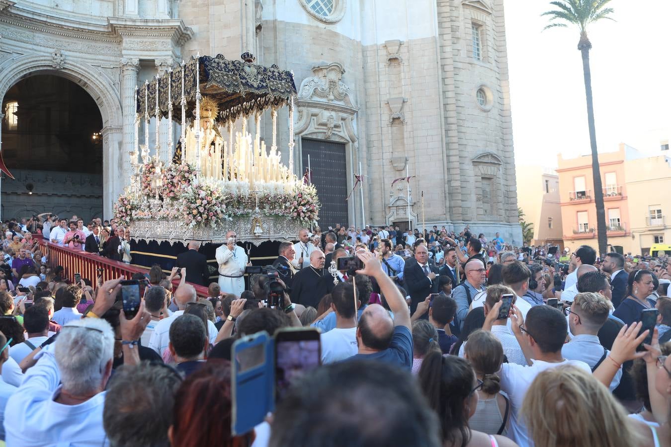 Fotos: La Viña se entrega a su Virgen de las Penas el día de su coronación