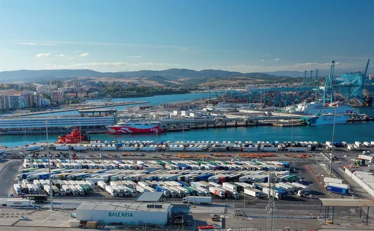 Interceptado un contenedor con tres vehículos robados en Algeciras