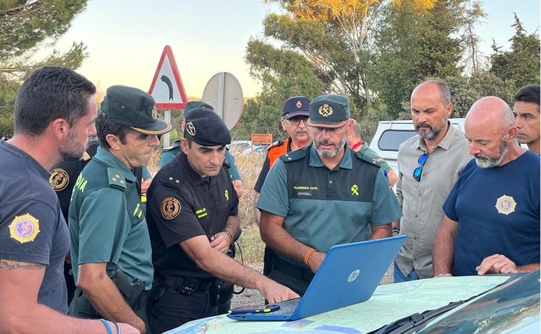 Más de cien personas buscan a Paco Cano, el profesor jubilado desaparecido de Los Barrios